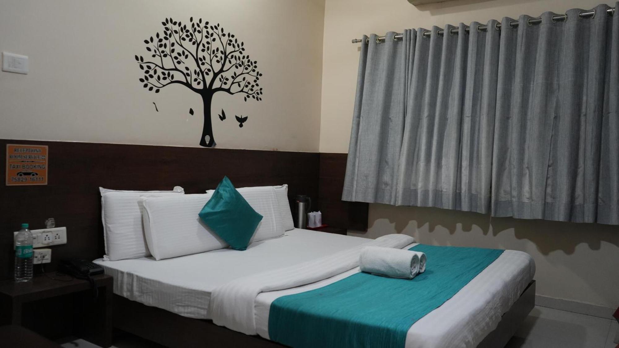 Hotel Satyug Ujjain Exterior photo